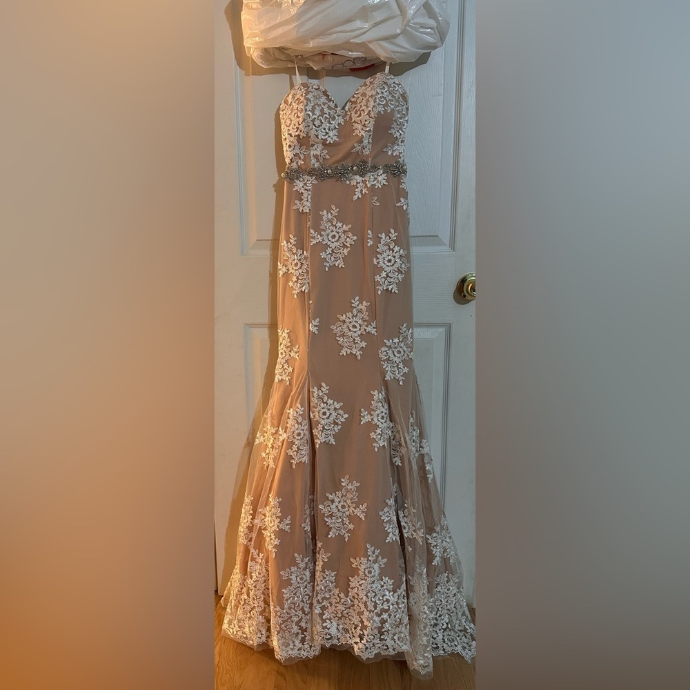 City Studio Strapless Lace Dress in White and Tan